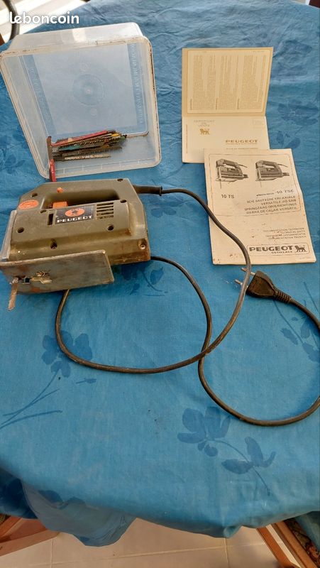 Scie sauteuse Peugeot fonctionne parfaitement plus divers lame (image 1)