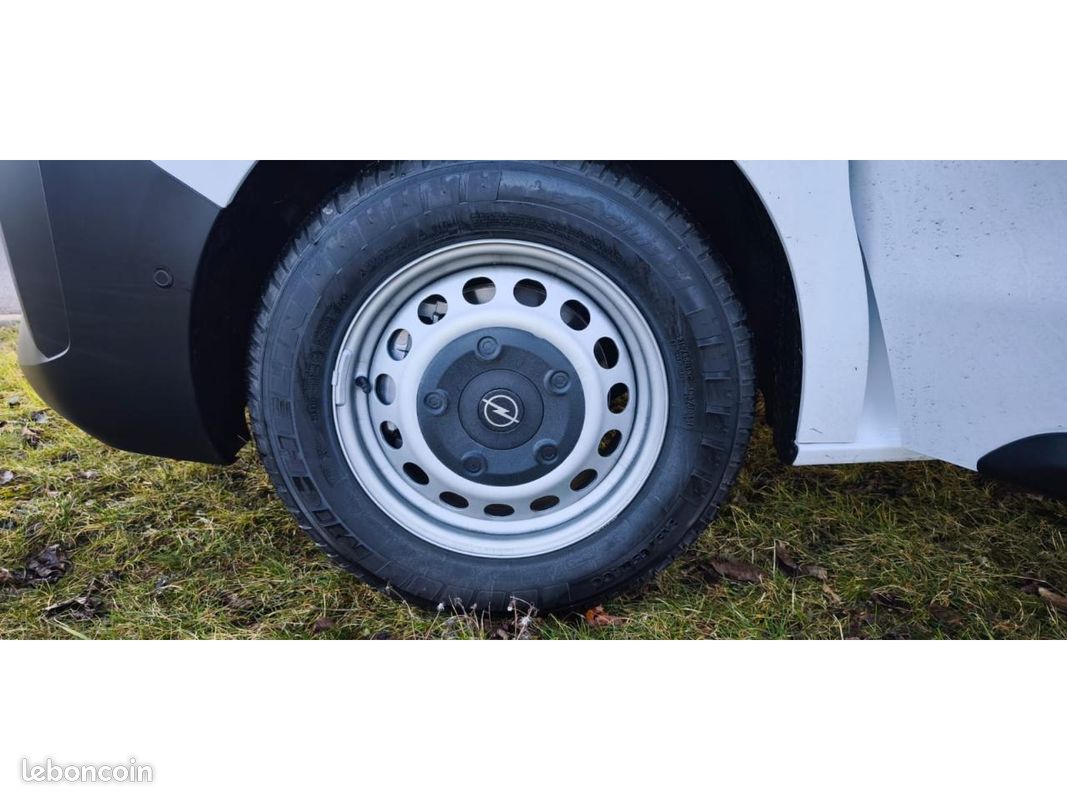 OPEL VIVARO XL 2.0 BlueHDi - 180 - BV EAT8 S&S FOURGON Fourgon PHASE 2 (image 11)