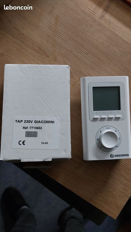 Thermostat programmable 230V Giacomini (image 1)