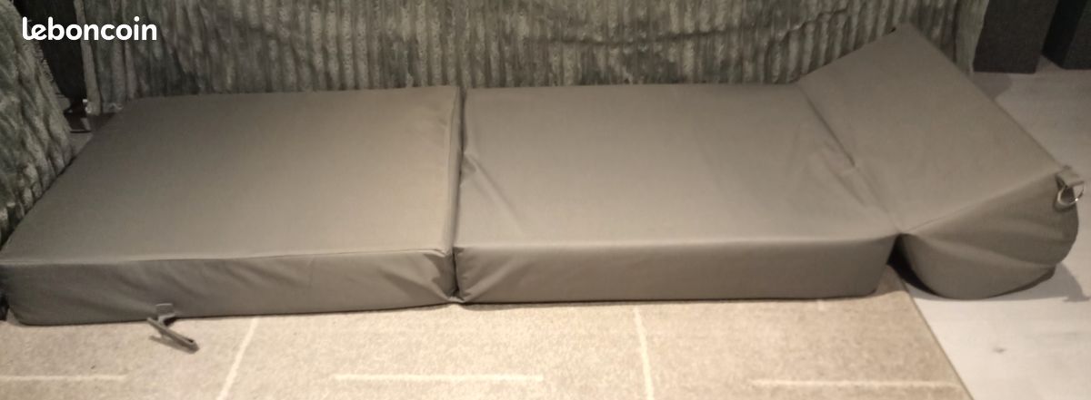 Chauffeuse 2-en-1 : fauteuil ou couchage (image 2)
