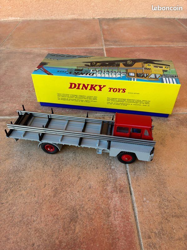 VRAI DINKY TOYS FRANCE 60s 885 Saviem porte-fers Qqs manques Superbe