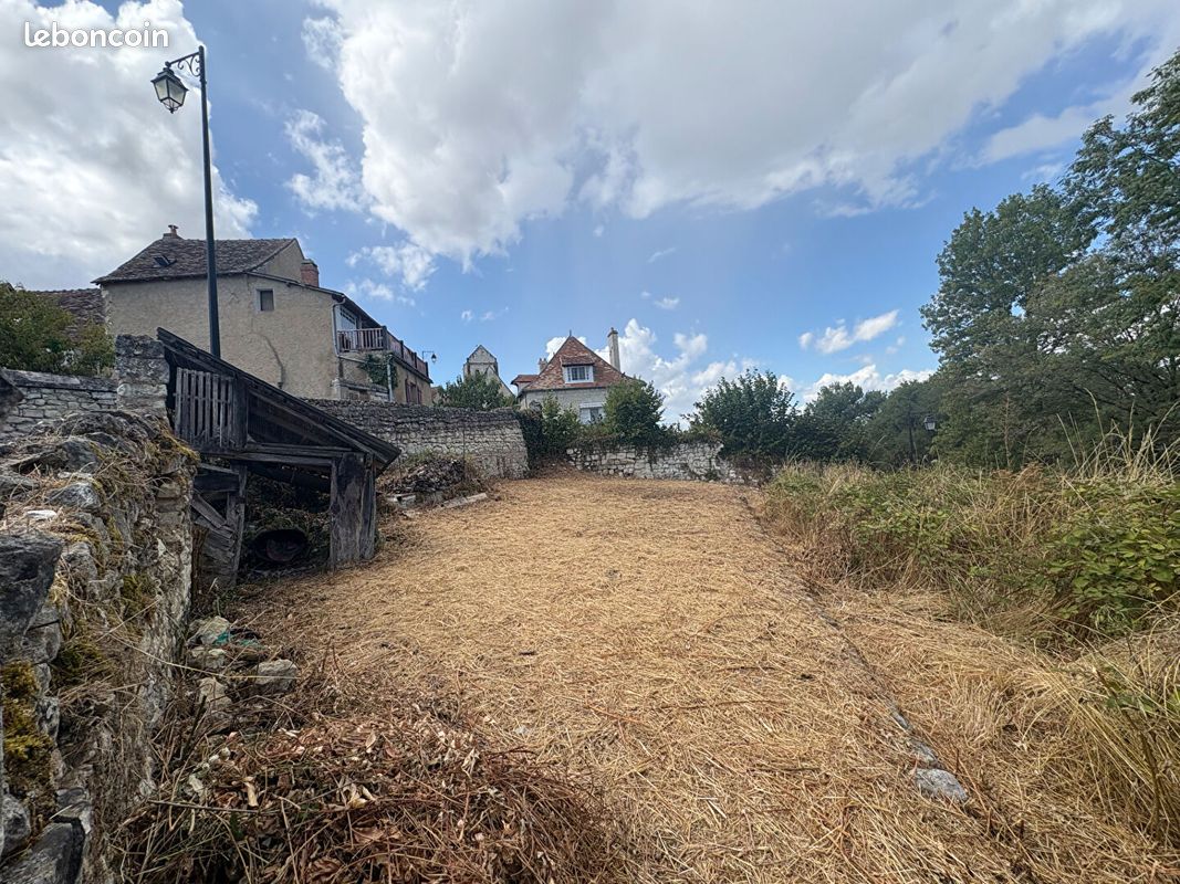 Terrain 346 m² · à La Roche-Posay · 346 m² · 33 500 €