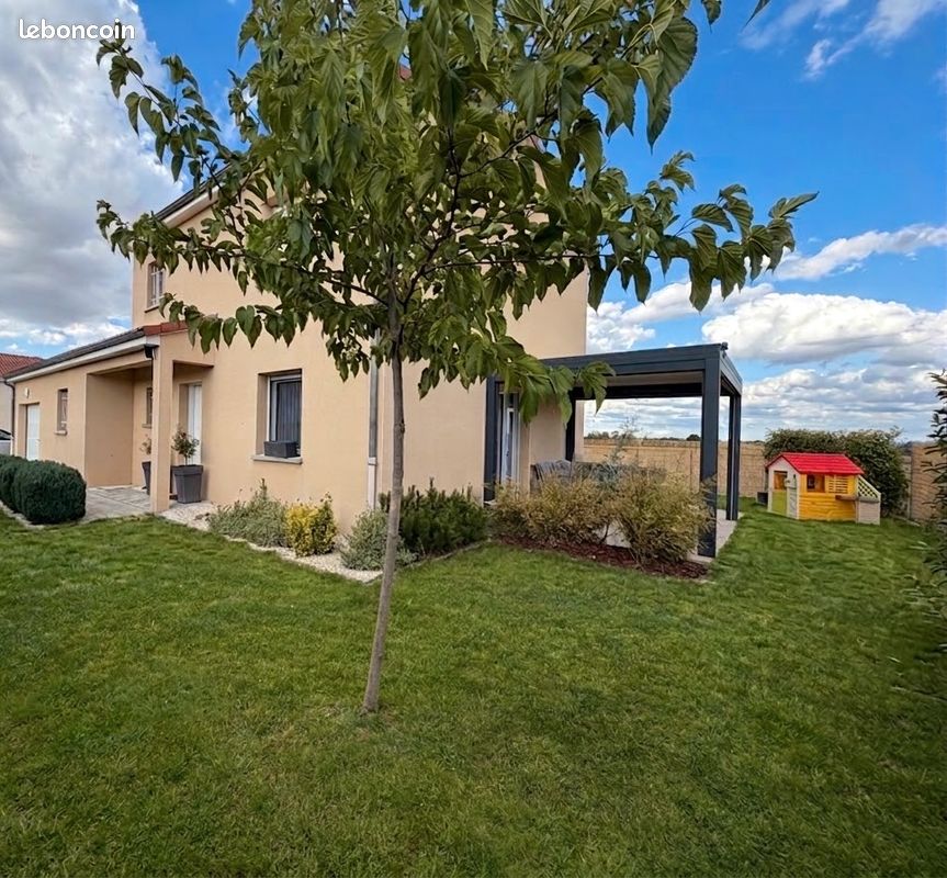 Maison 5 pièces 110 m² · à Riom · 110 m² · 359 000 €