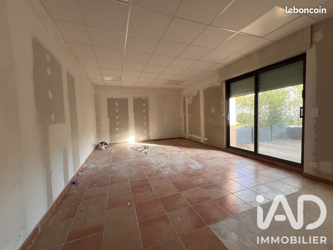 Maison 4 pièces 160 m² · à Saint-Maximin-la-Sainte-Baume · 160 m² · 2 000 €/mois
