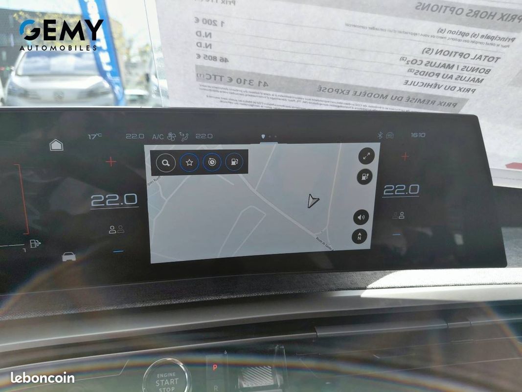 PEUGEOT 5008 Plug-in Hybrid 225 ch e-DCS7 Allure (image 15)