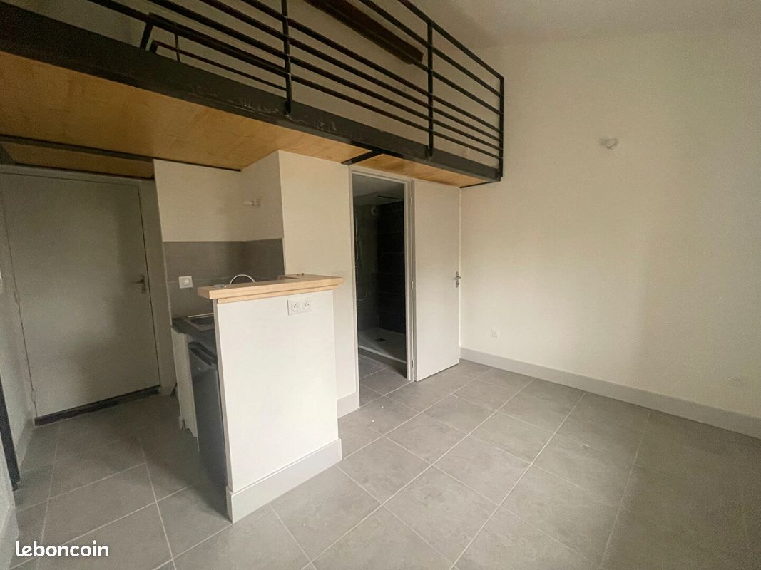 Appartement 1 pièce 14 m² · à Caluire-Et-Cuire · 14 m² · 548 €