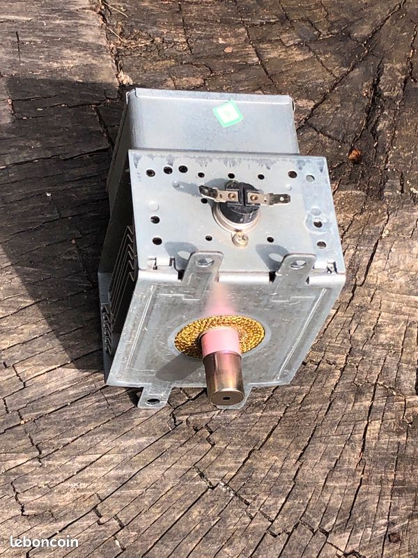 Magnétron Panasonic 2M210-M1 G06-06060 1 four micro onde Far 2450 Mhz shf Radio amateur (image 3)
