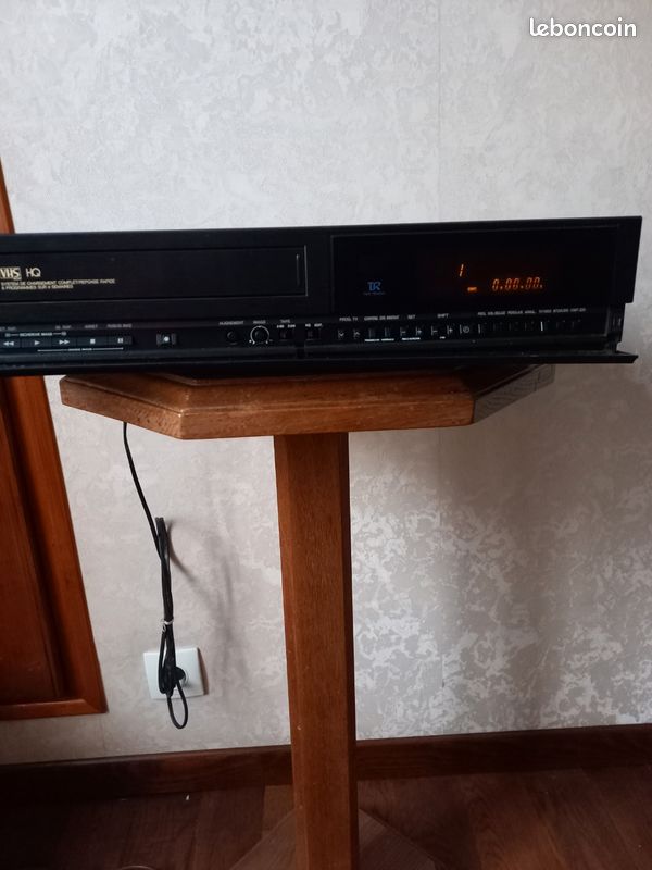 Magnétoscope Toshiba : la cassette est éjectée