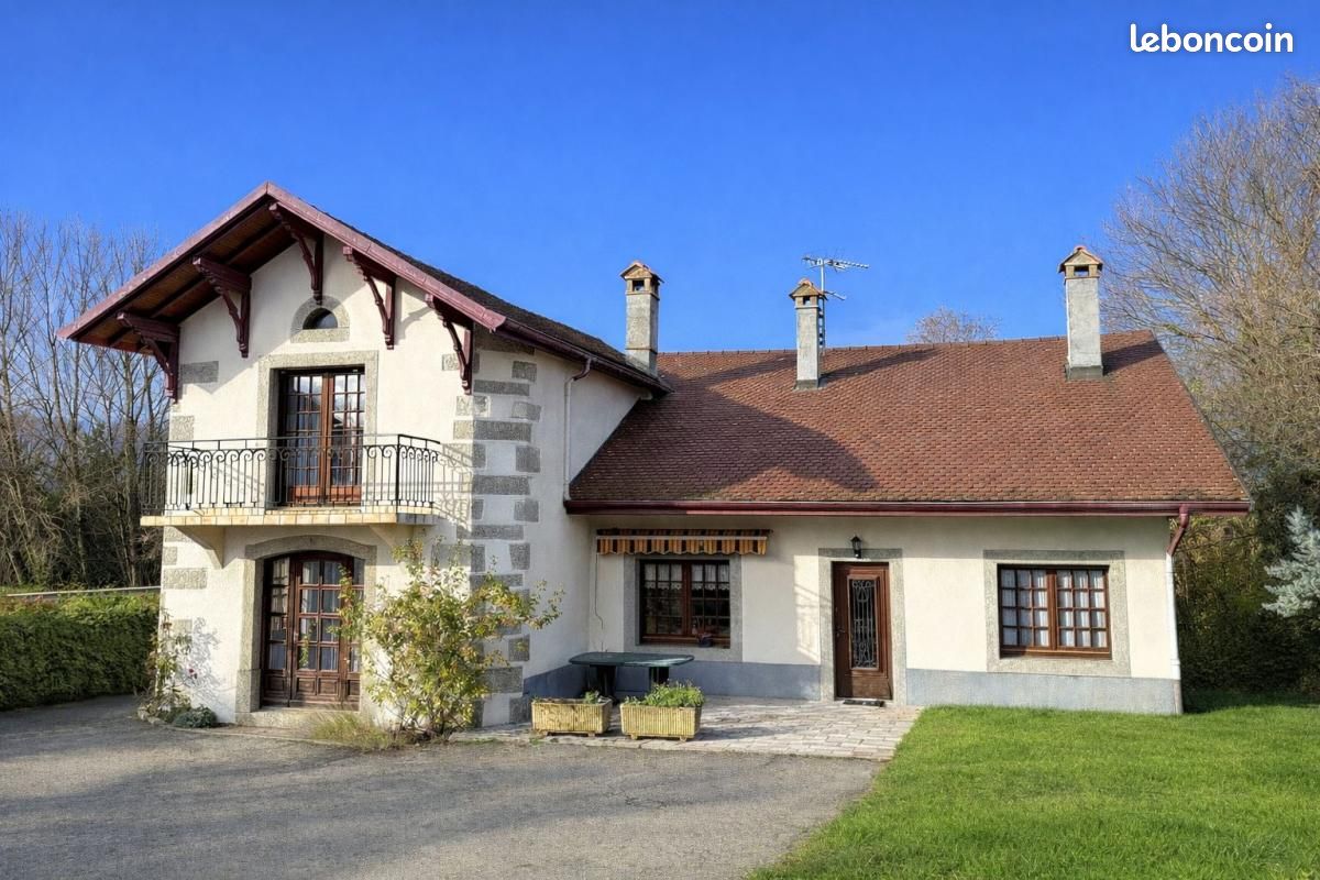 Maison 9 pièces 223 m² (image 1)