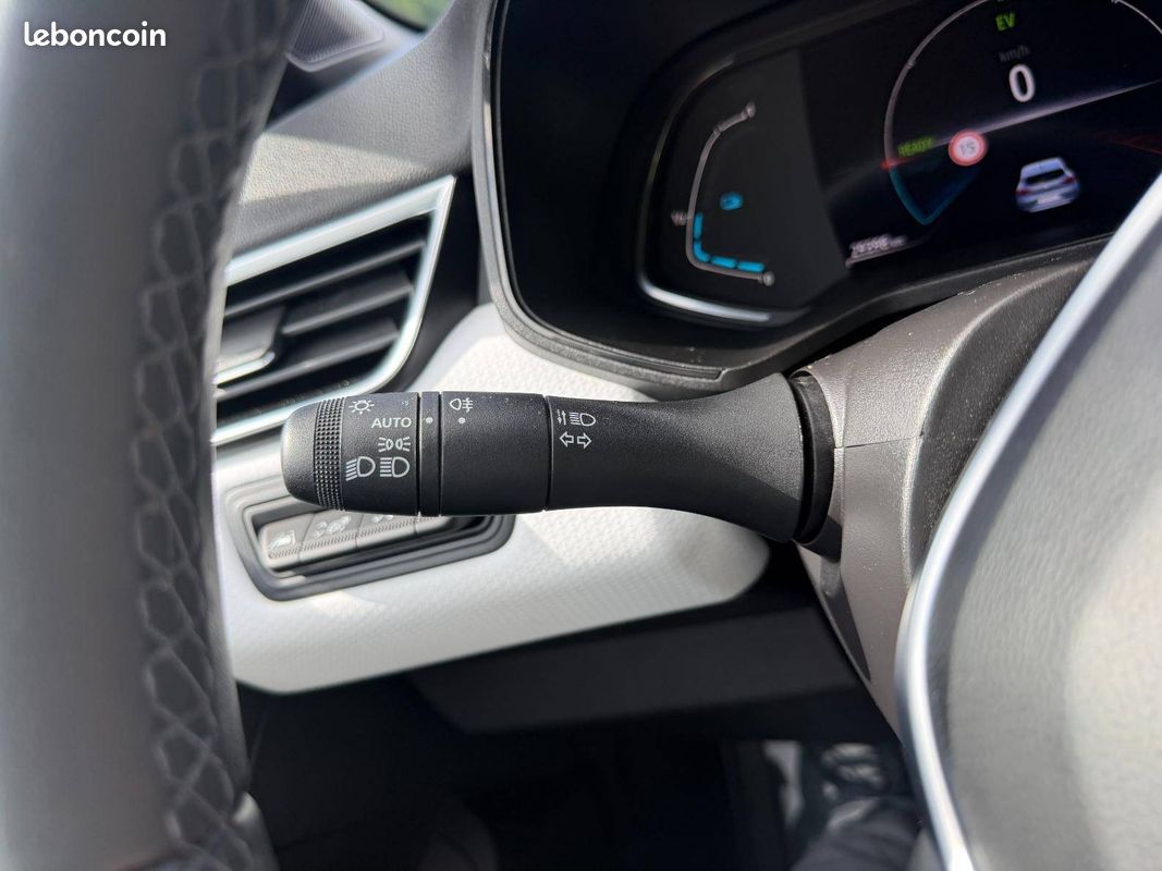 RENAULT Clio E-Tech 140 - 21N Limited (image 29)