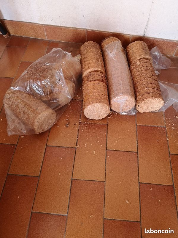 Bûches bois compressé (image 1)