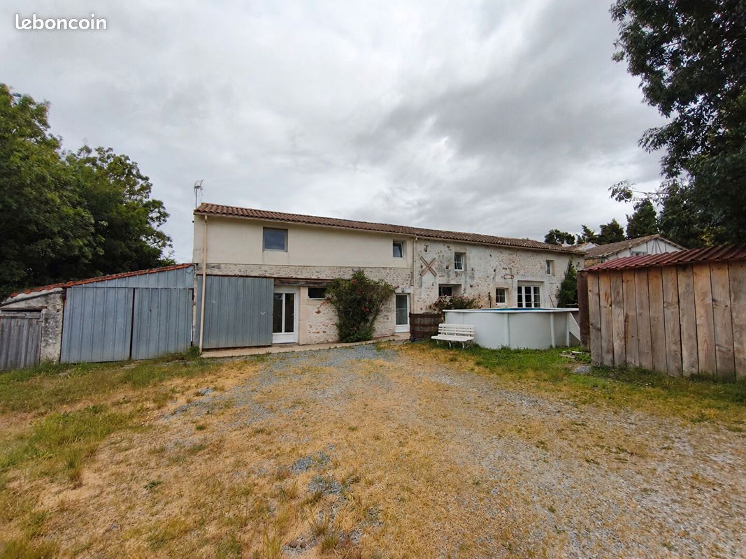 Maison 5 pièces 212 m² · à Cabariot · 212 m² · 340 400 €