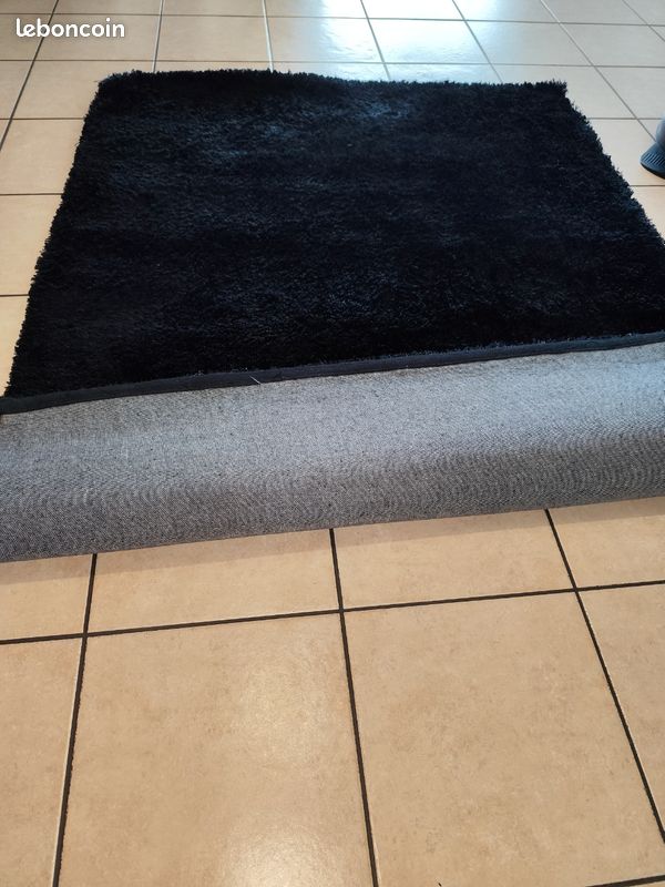 Tapis noir à poils longs brillants (image 4)