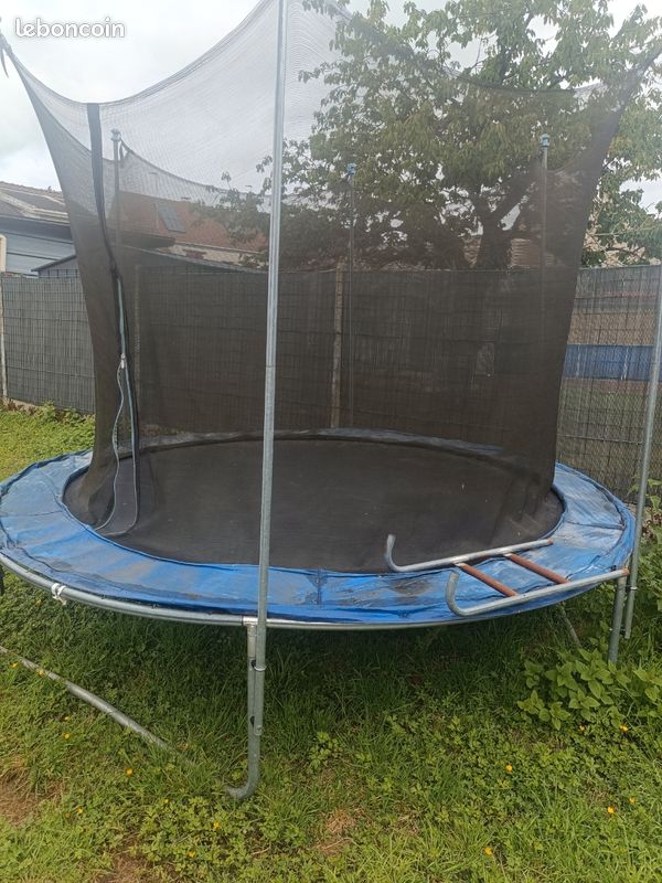 Trampoline (image 2)