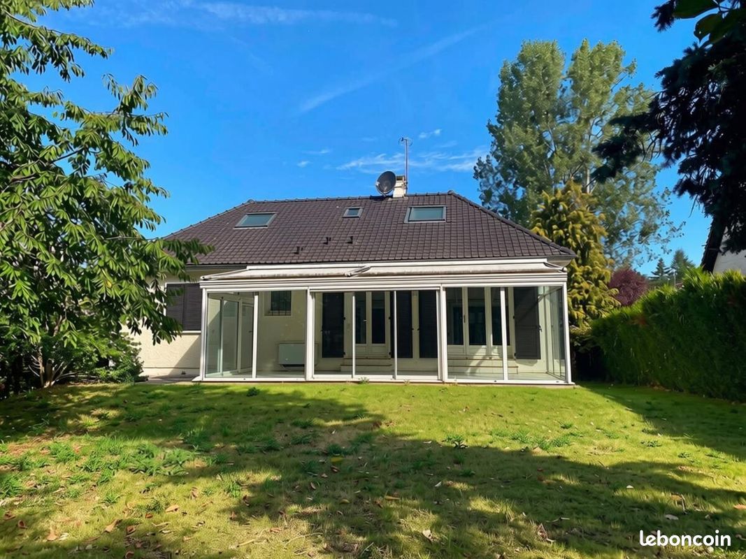 Maison 6 pièces 127 m² · à Jouars-Pontchartrain · 127 m² · 419 500 €