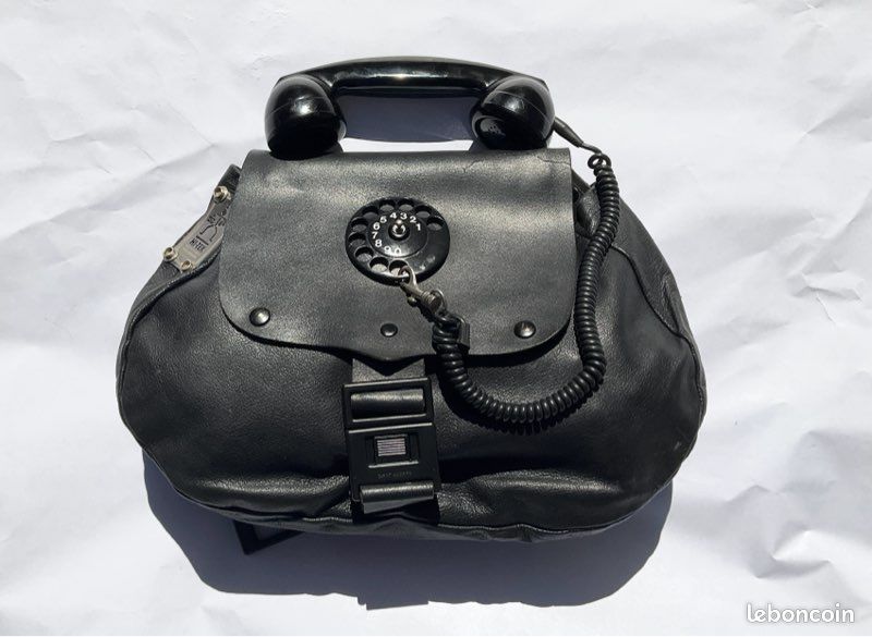 Sac Hi-tek design London by Alexander (image 1)