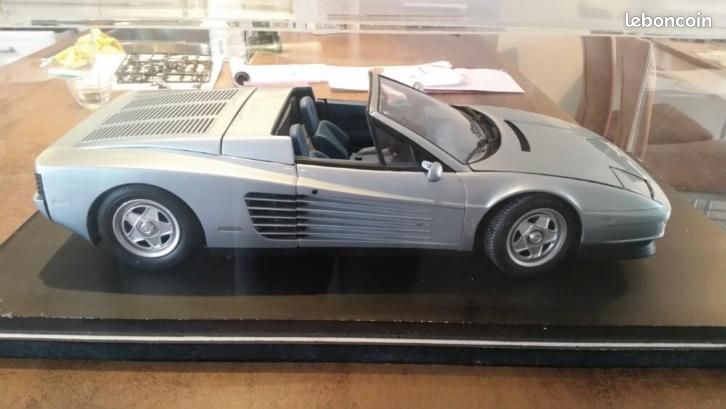 Pocher Ferrari Testarossa cabriolet 1/8 schaalmodellen (image 3)
