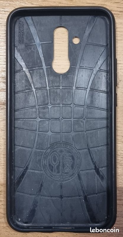 Spigen Coque Huawei Mate 20 Lite, tres bon état (image 2)