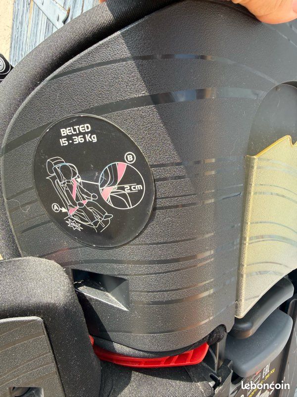 Sièges auto PegPerego viago 2-3 surefix (image 8)