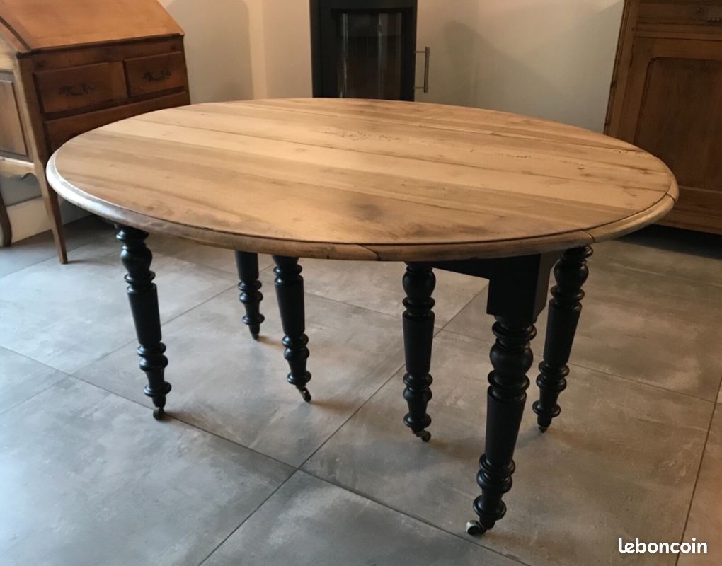 Table ancienne massif (image 1)