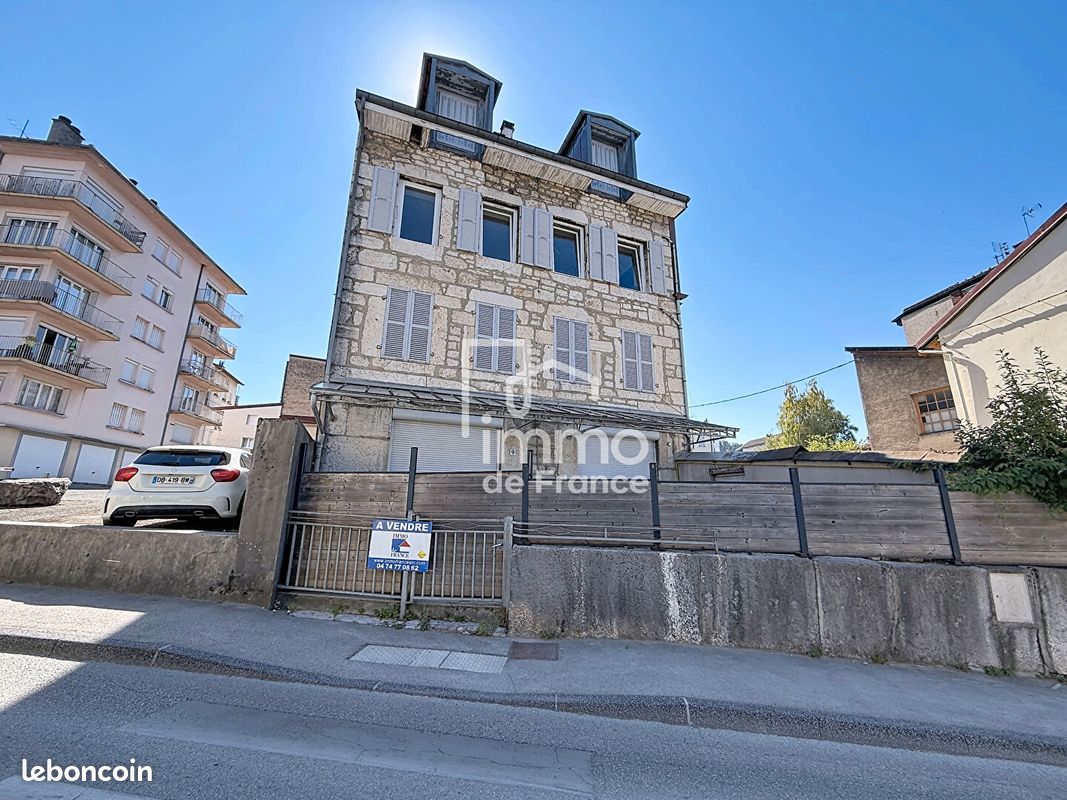Immeuble 14 pièces 263 m² · à Oyonnax · 263 m² · 415 000 €