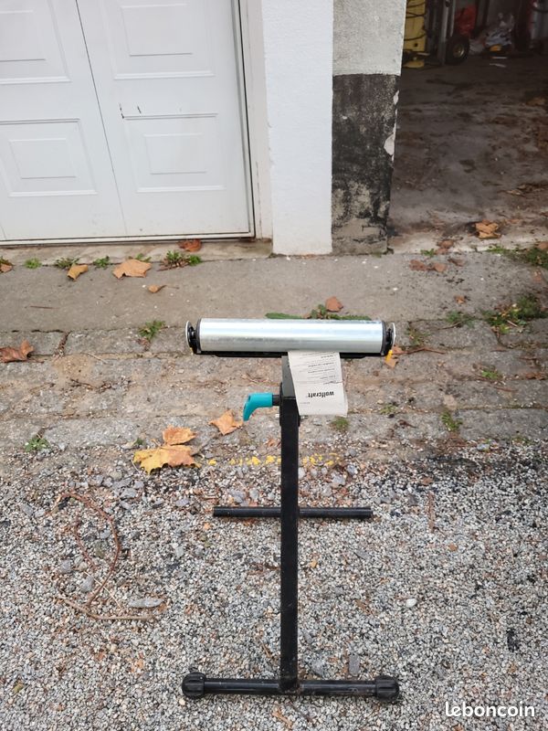 2 servantes à rouleau (image 1)