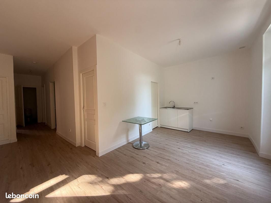 Appartement 4 pièces 74 m² · à Le Teil · 74 m² · 110 000 €