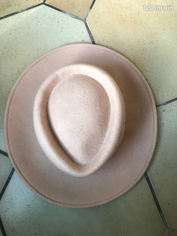 Chapeau (image 2)