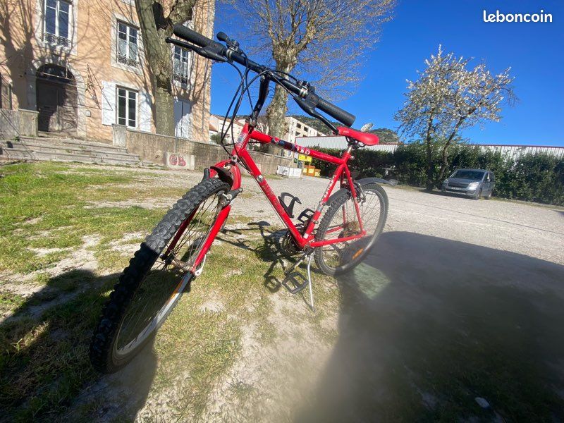 Adaptateur cage bouteille d'eau pour cadres de vélo pliants matériau
