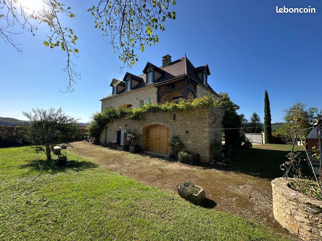 Maison 10 pièces 278 m² · à Prayssac · 278 m² · 540 700 €