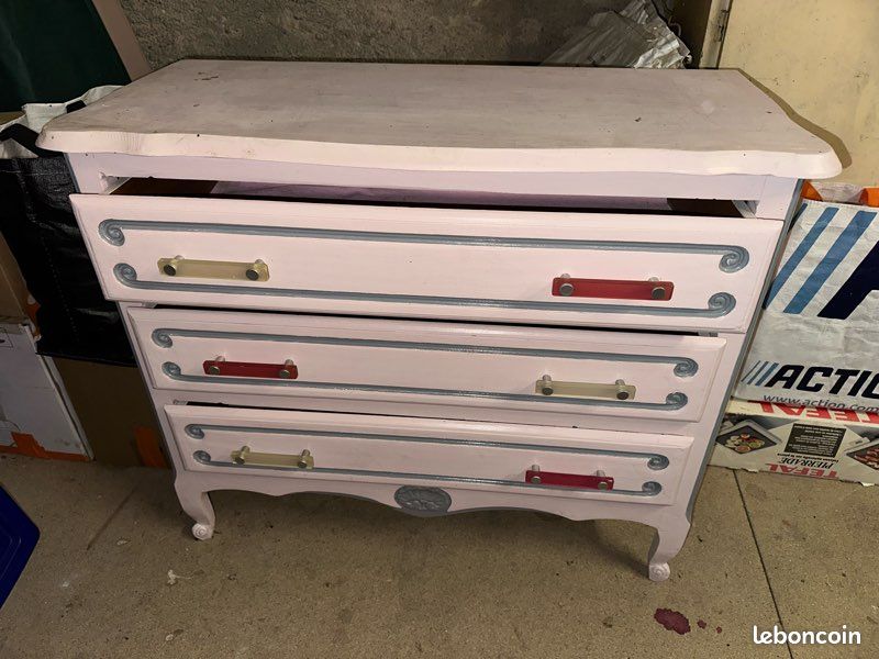 Commode (image 1)