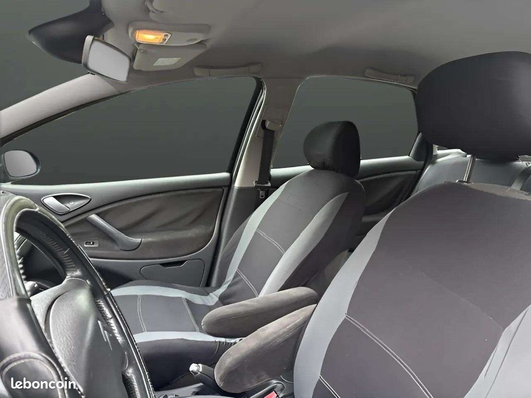 Citroen C5 1.6 HDI110 PACK AMBIANCE FAP (image 16)