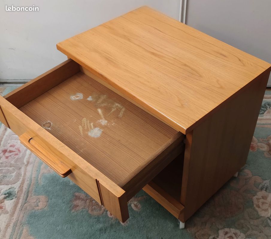 Table de nuit avec 1 tiroir sur roulettes (image 3)