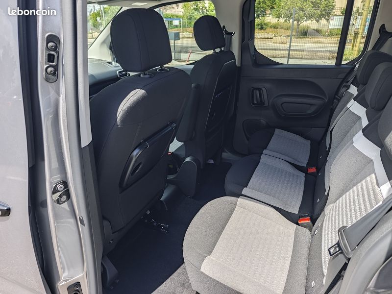 Citroën Berlingo III 1.5 BLUEHDI 130 EAT8 PLUS N1 (image 18)