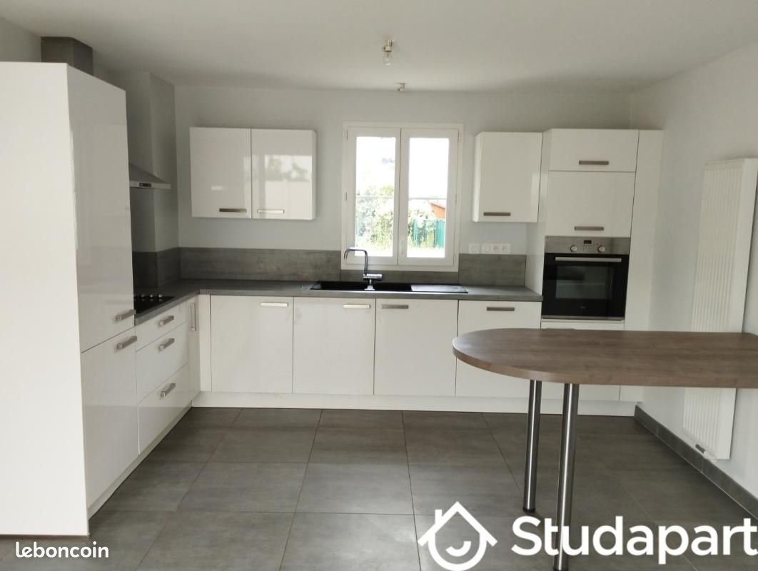 Maison 4 pièces 90 m² · à Saint-Denis-en-Val · 90 m² · 1 059 €