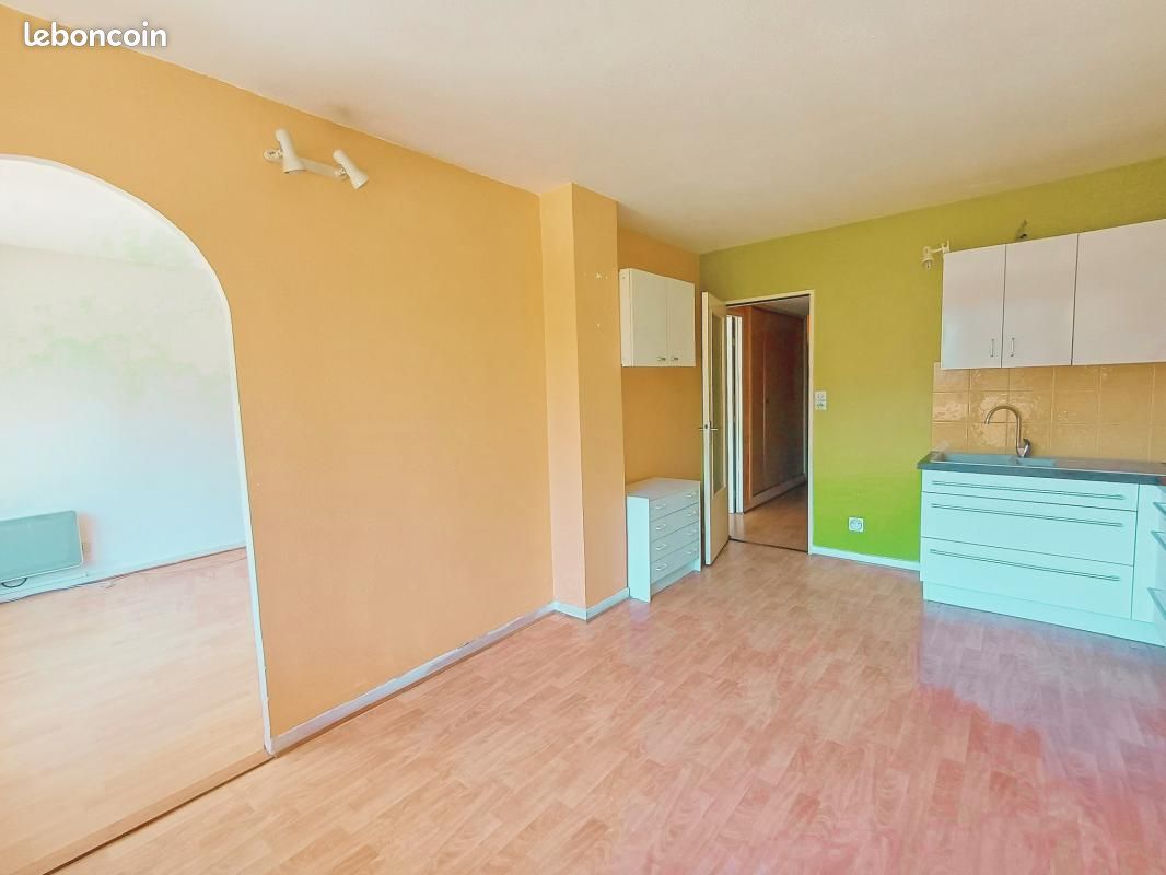 Appartement 1 pièce 41 m² · à Aubenas · 41 m² · 78 000 €