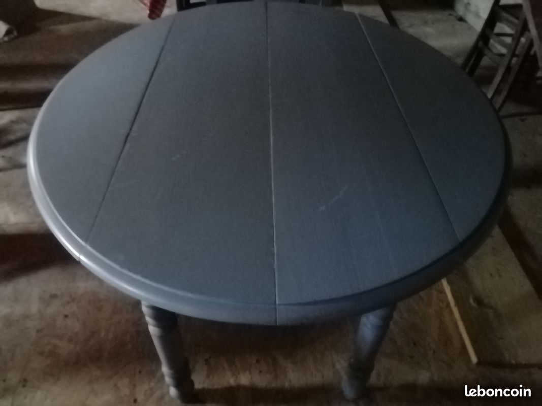 Table ovale (image 1)