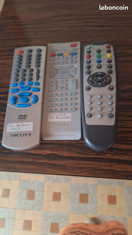URGENT LOT TV philips avec lecteur DVD scott et modem TNT (image 5)