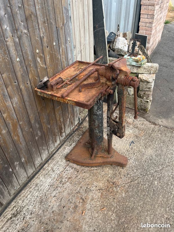 Étau avec table (image 2)