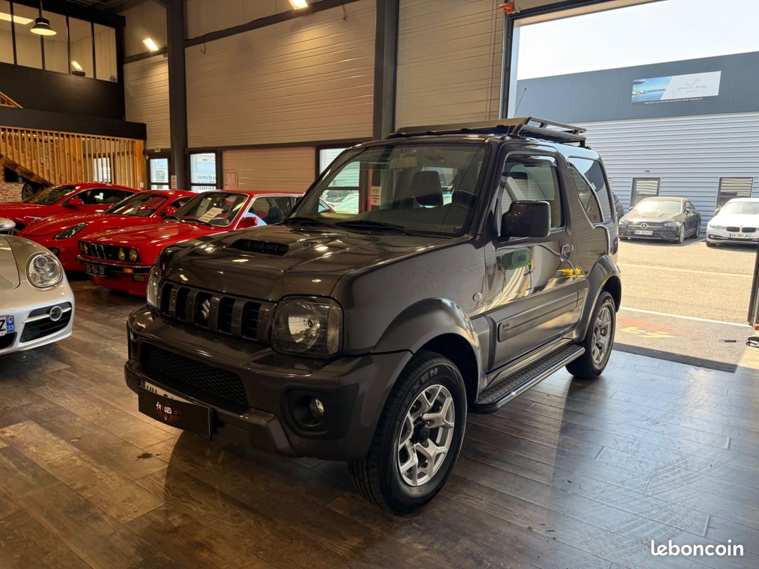 SUZUKI JIMNY JX Ranger Edition 1.3i VVT 86ch SUIVI COMPLET SUZUKI + Attelage + Galerie (image 23)