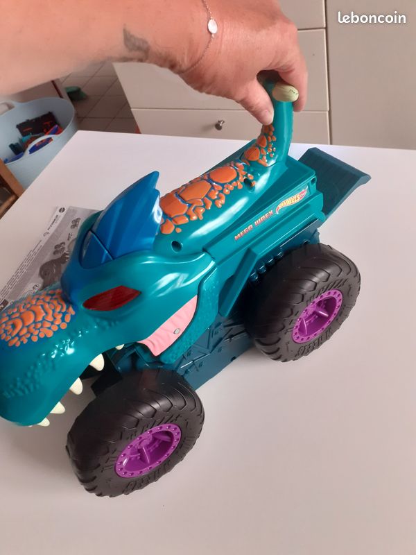 Gros voiture Dino hotweels avale voiture (image 10)