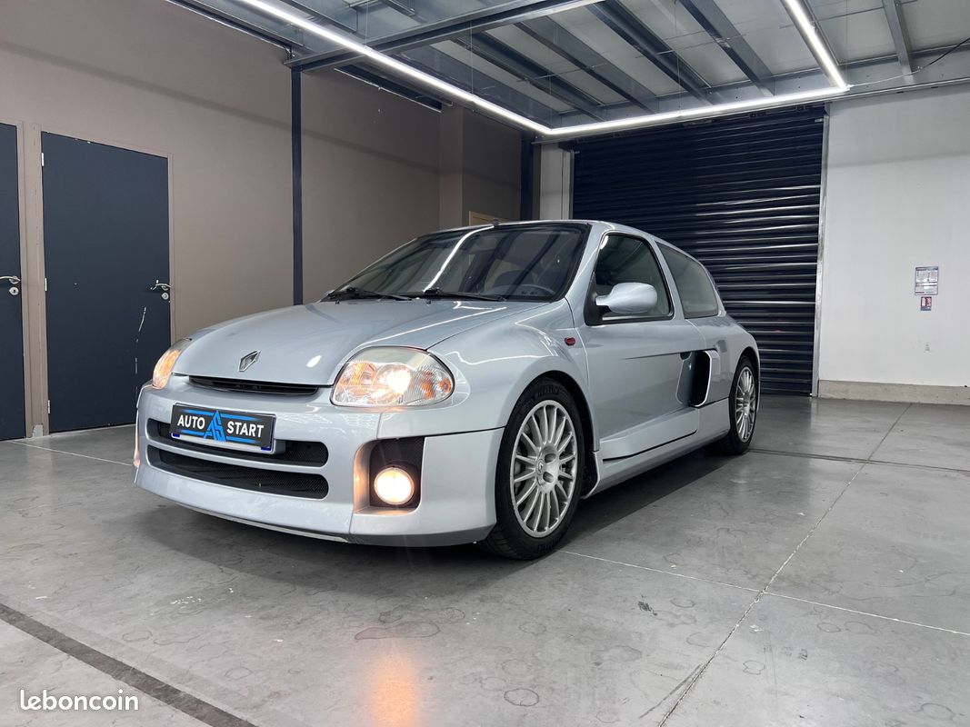 Renault Clio 3.0 V6 230ch/N°1609/Distribution Neuve/Clim (image 5)