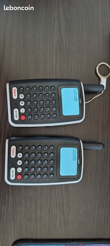 BUKI TW04 - Walkietalkie messenger
