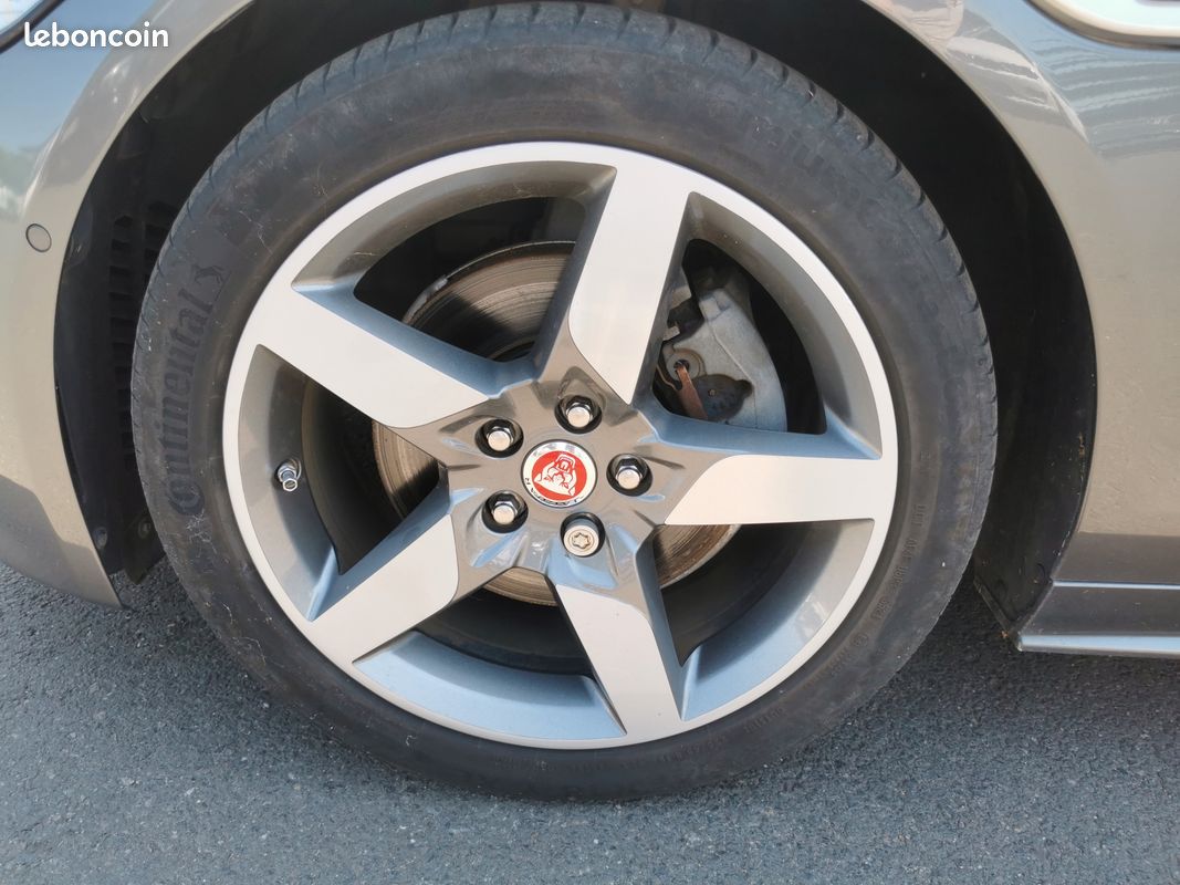 Jaguar XE 2.0D 180 CH R-SPORT BVA8 (image 9)