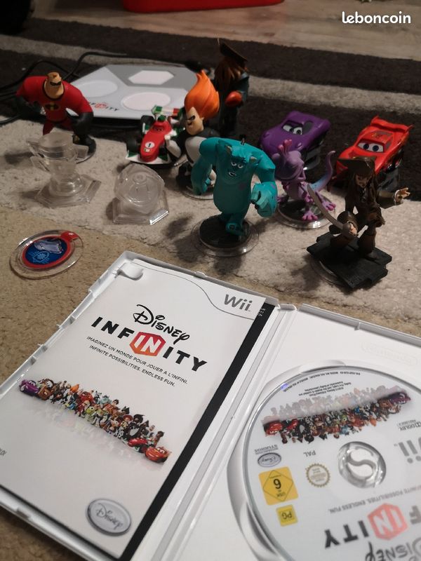 Disney infinity Wii + 11 figurines + portail (image 2)