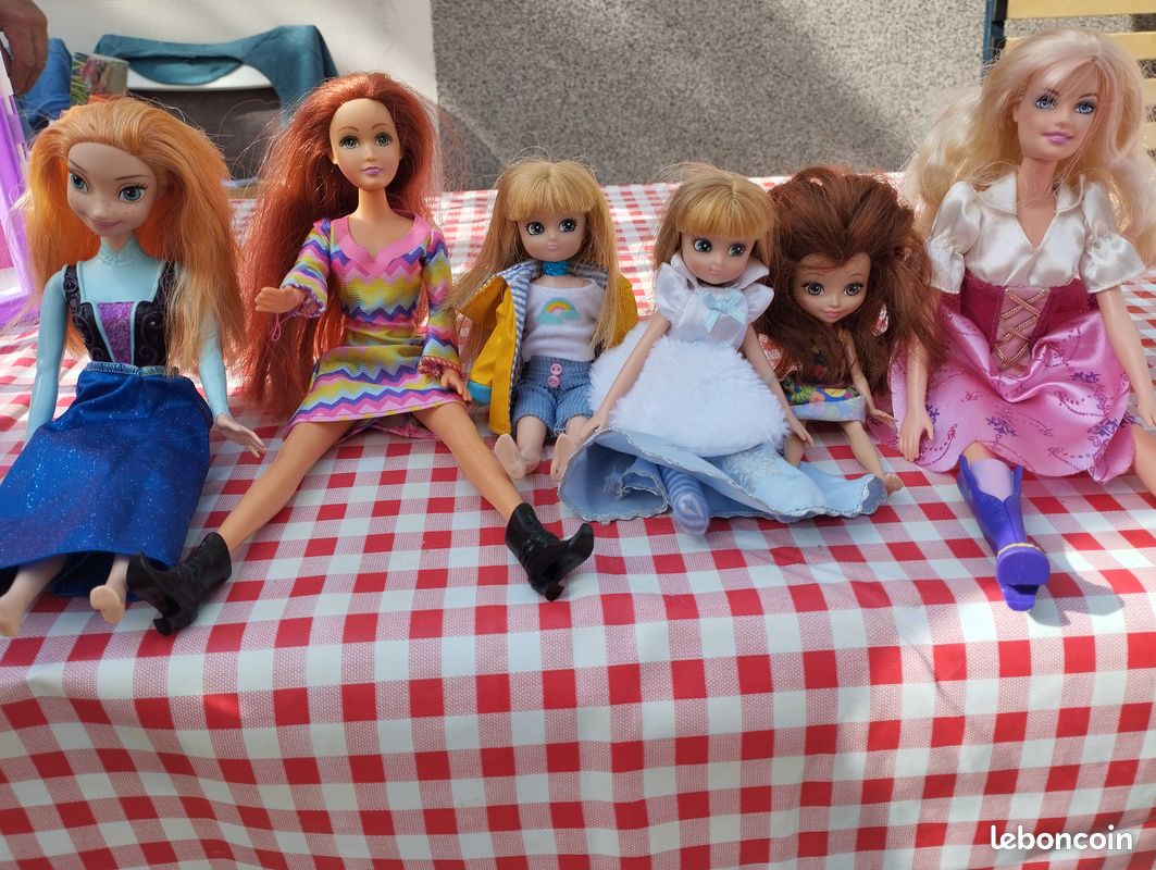 Poupées Barbie, Chloé et autres (image 1)