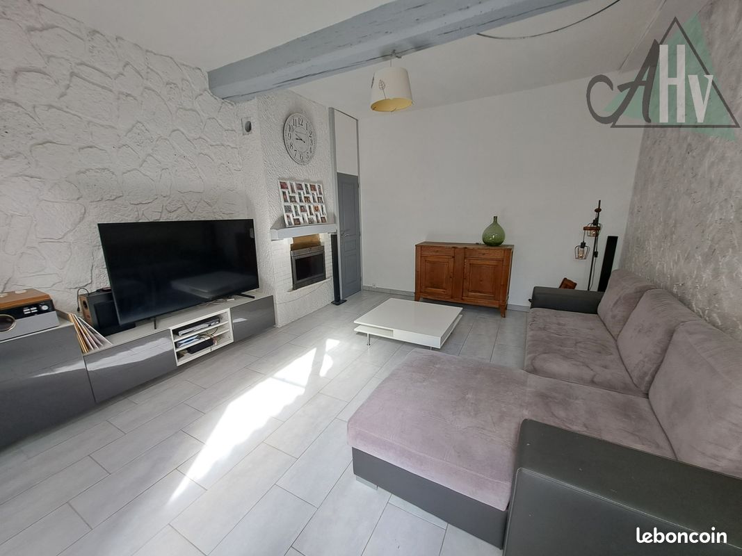 Maison 9 pièces 228 m² · à Chéroy · 228 m² · 173 000 €