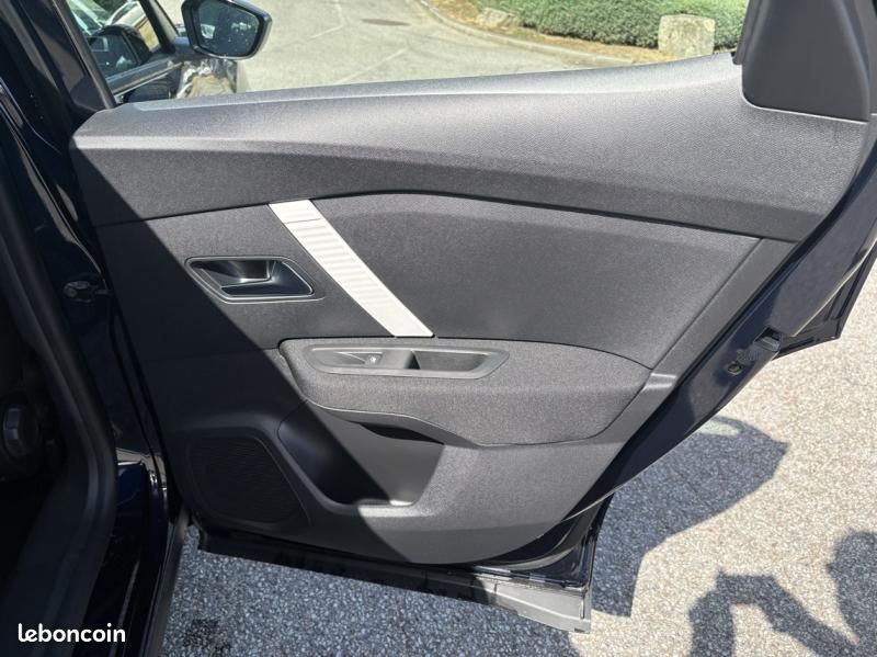 Citroen C4 1.2 Hybride 145ch PLUS e-DCS6 (image 17)