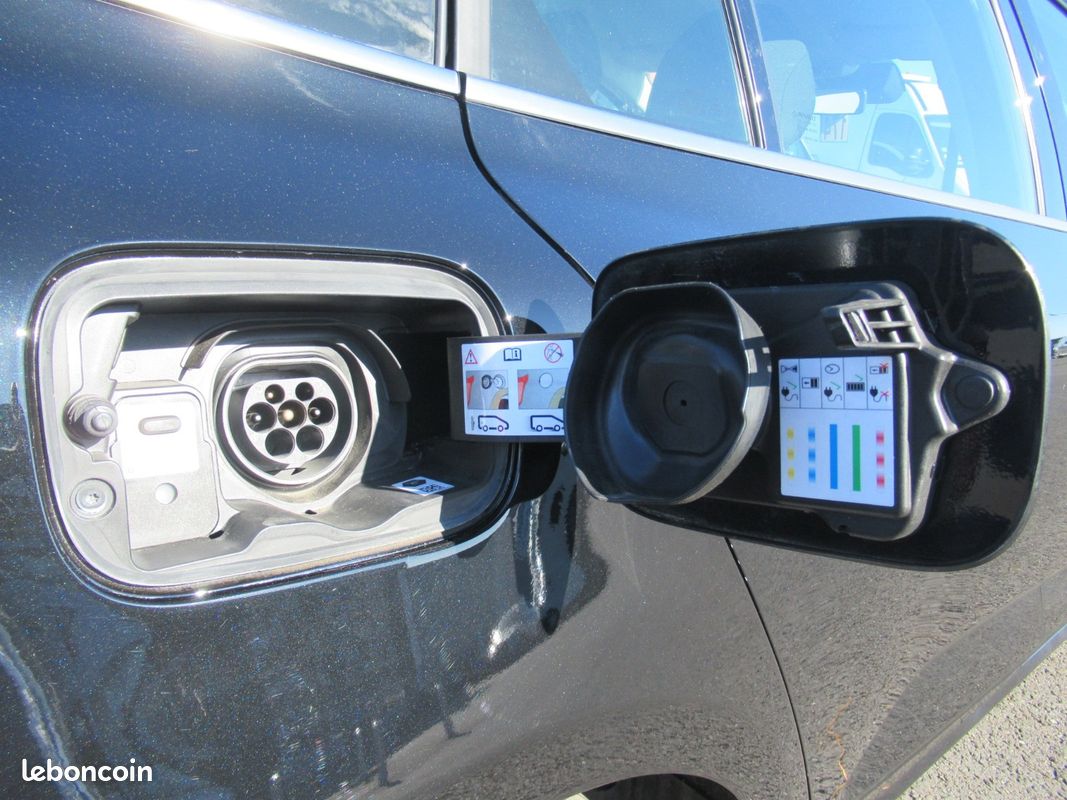 Renault Megane ESTATE E-TECH PLUG-IN HYBRID 160 CV Evolution (image 26)