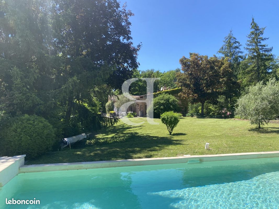 Maison 4 pièces 139 m² · à Vaison-la-Romaine · 139 m² · 499 000 €